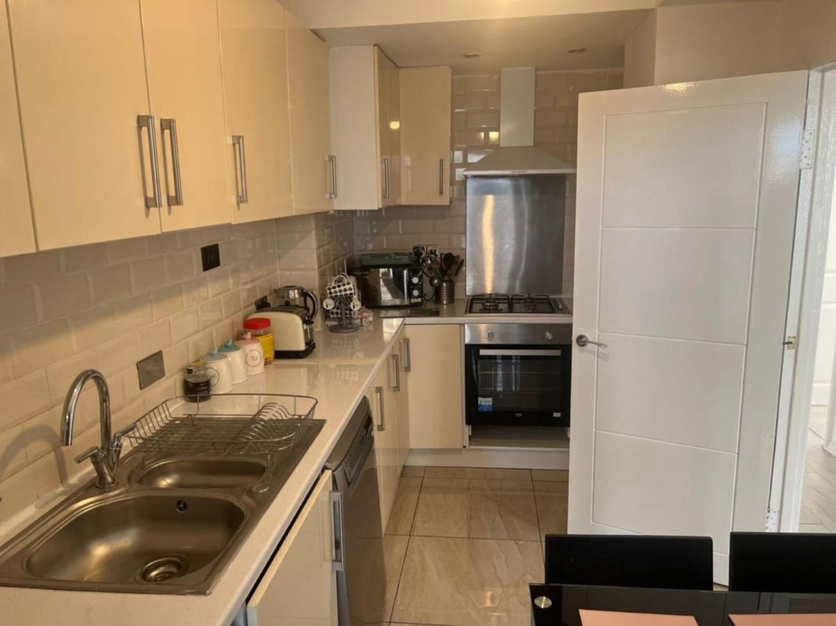 Cosy 2-Bedroom Flat In Finsbury Park, Modern, Convenient & Close To Central London! Екстер'єр фото