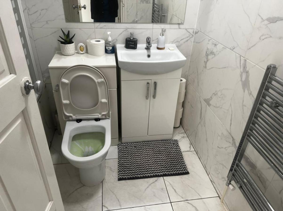 Cosy 2-Bedroom Flat In Finsbury Park, Modern, Convenient & Close To Central London! Екстер'єр фото