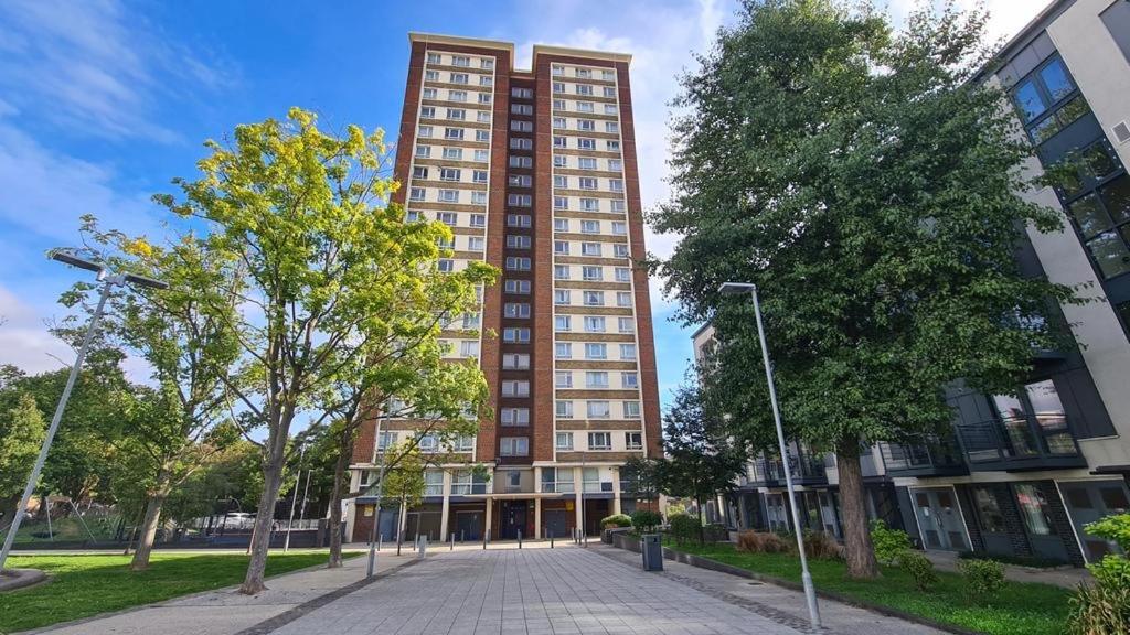 Cosy 2-Bedroom Flat In Finsbury Park, Modern, Convenient & Close To Central London! Екстер'єр фото
